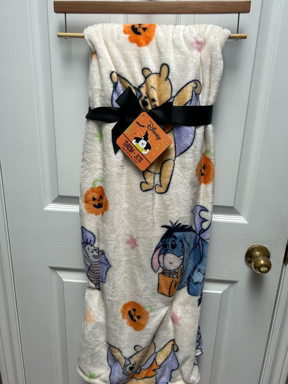 Disney Winnie the Pooh Halloween Throw